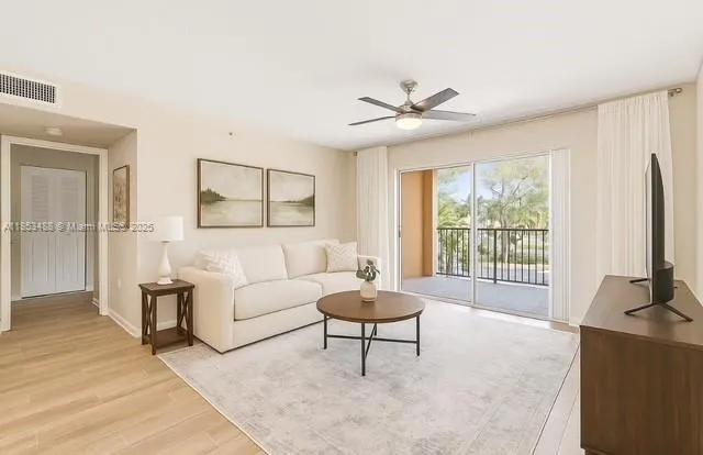 1150 Wildwood Lakes Blvd, #203