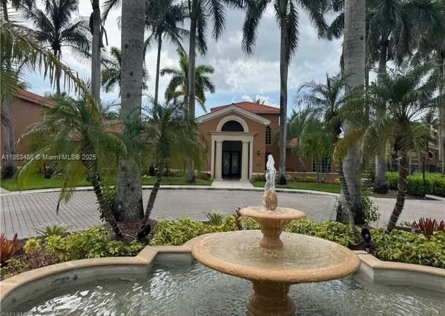 1150 Wildwood Lakes Blvd, #203