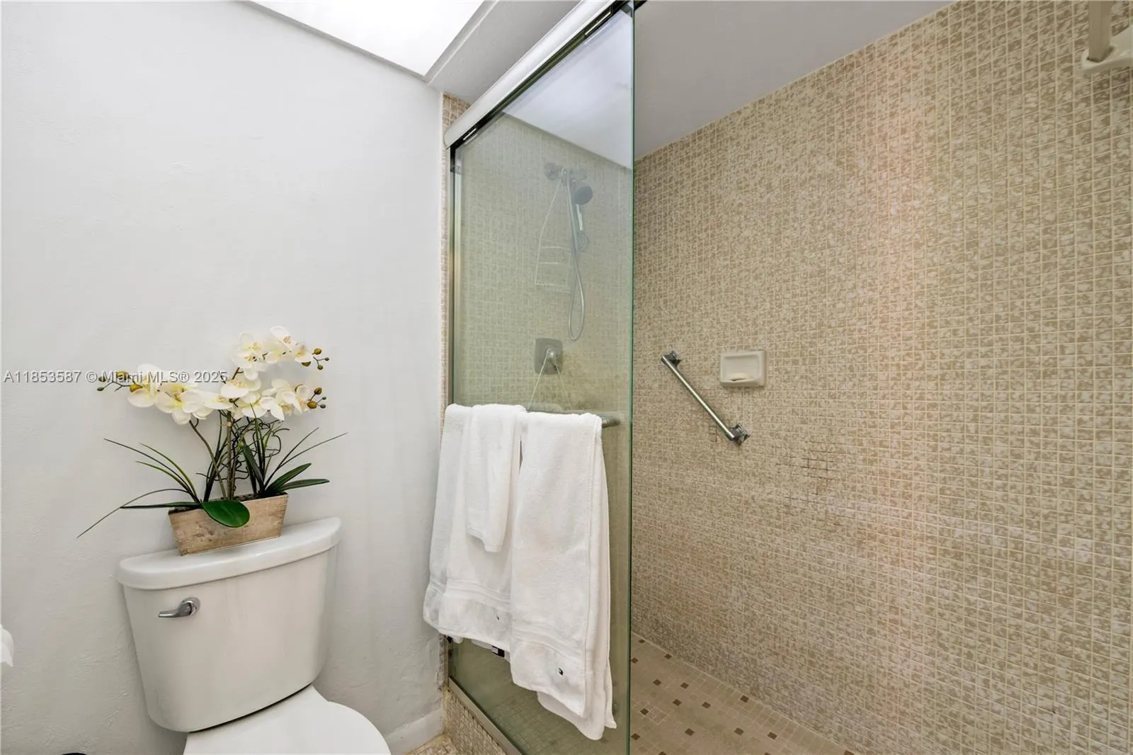 9461 Sunrise Lakes Blvd, #207