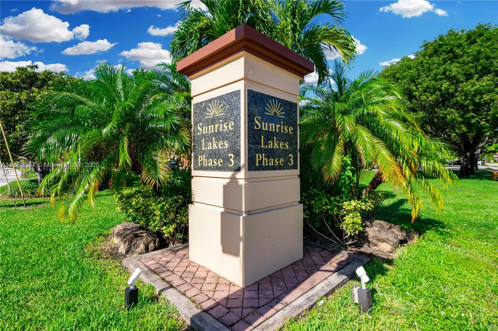 9461 Sunrise Lakes Blvd, #207