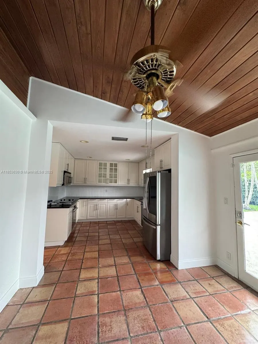 5801 SW 100th St