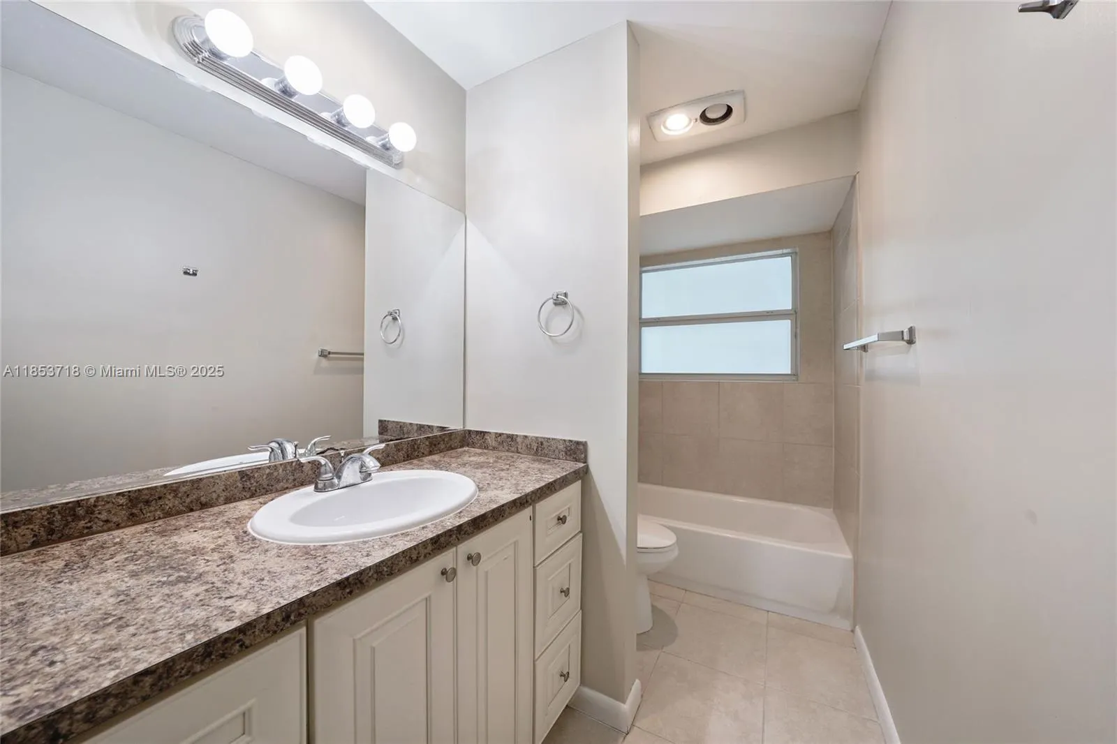 8049 Buttonwood Cir