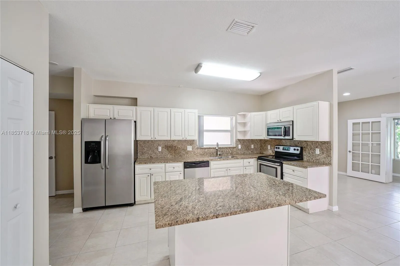 8049 Buttonwood Cir