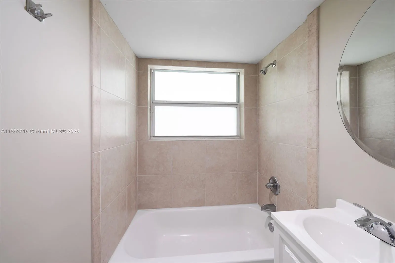 8049 Buttonwood Cir