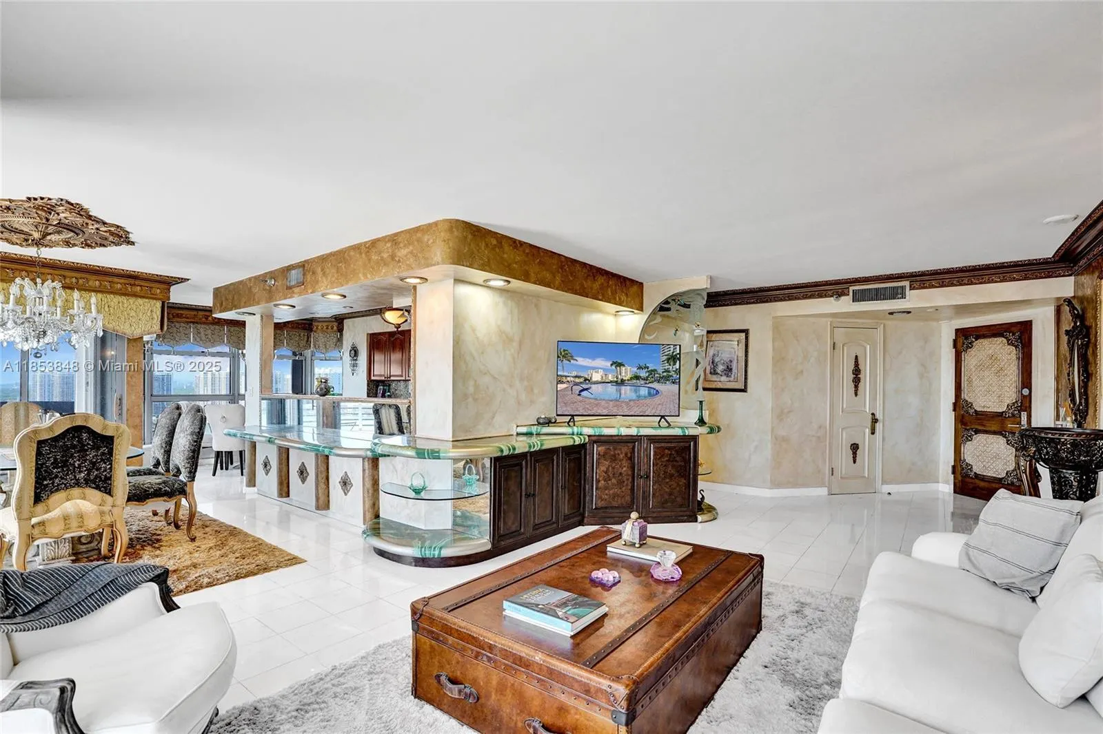 3530 Mystic Pointe Dr, #2915