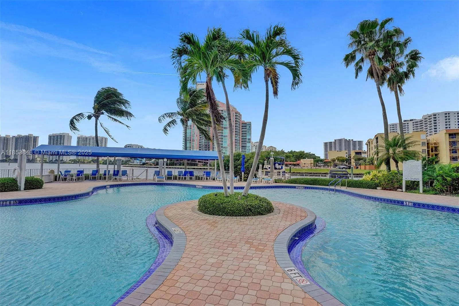 3530 Mystic Pointe Dr, #2915