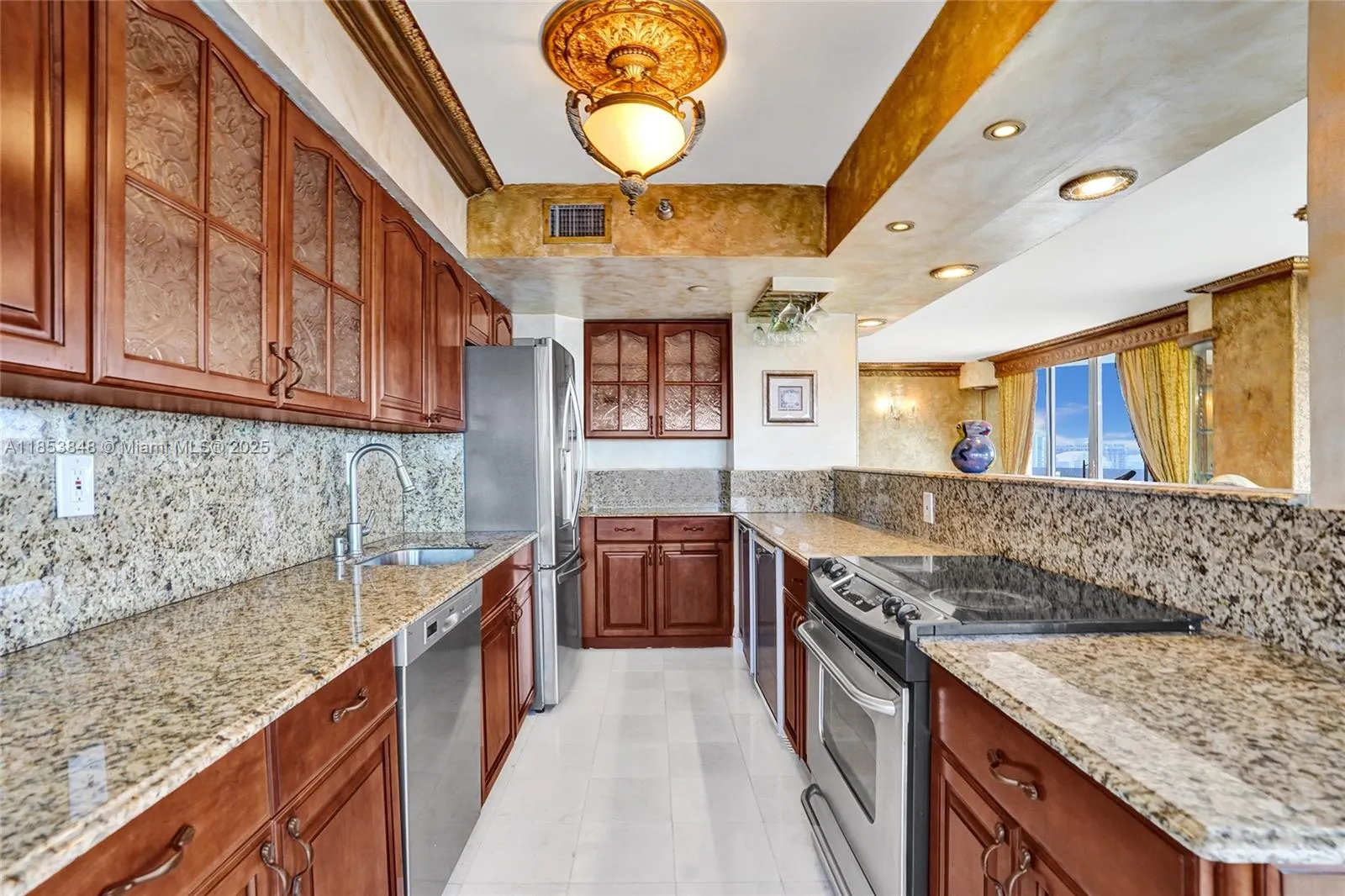 3530 Mystic Pointe Dr, #2915