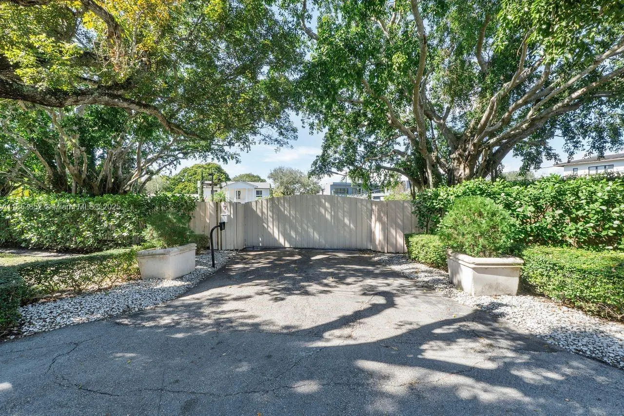 13000 Old Cutler Rd