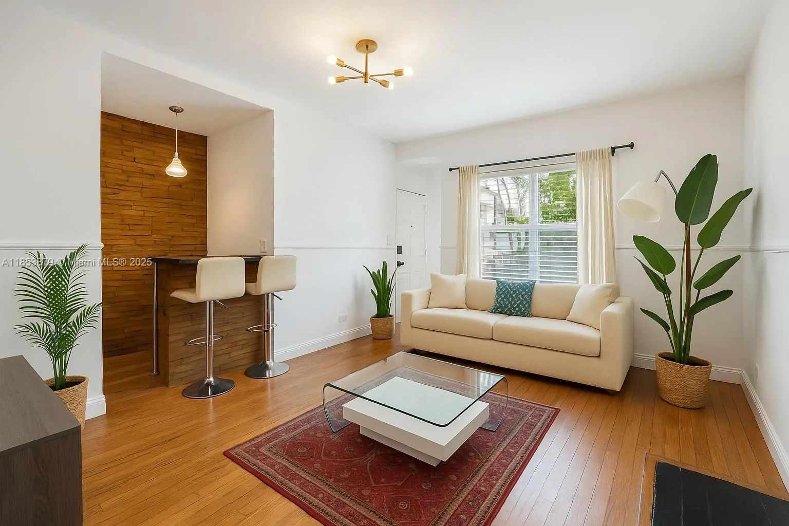 1521 Meridian Ave, #103