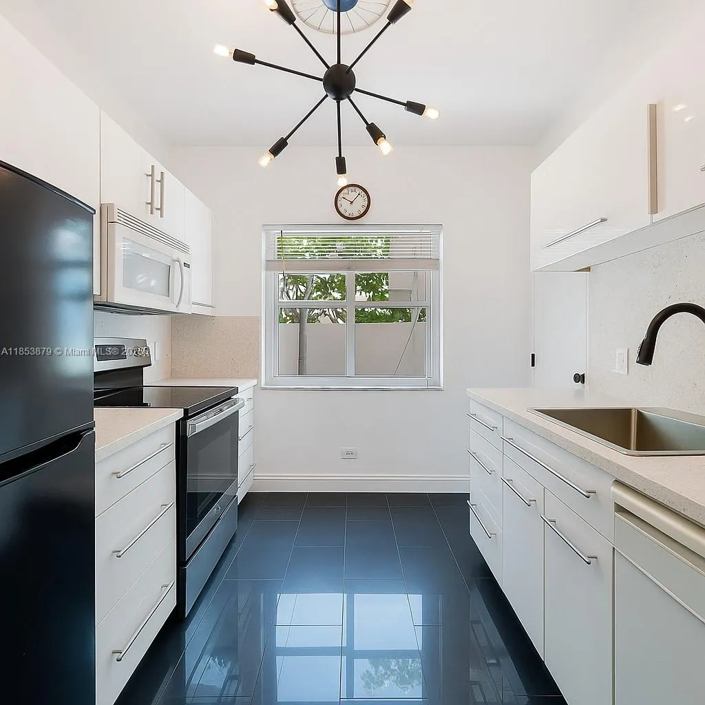 1521 Meridian Ave, #103