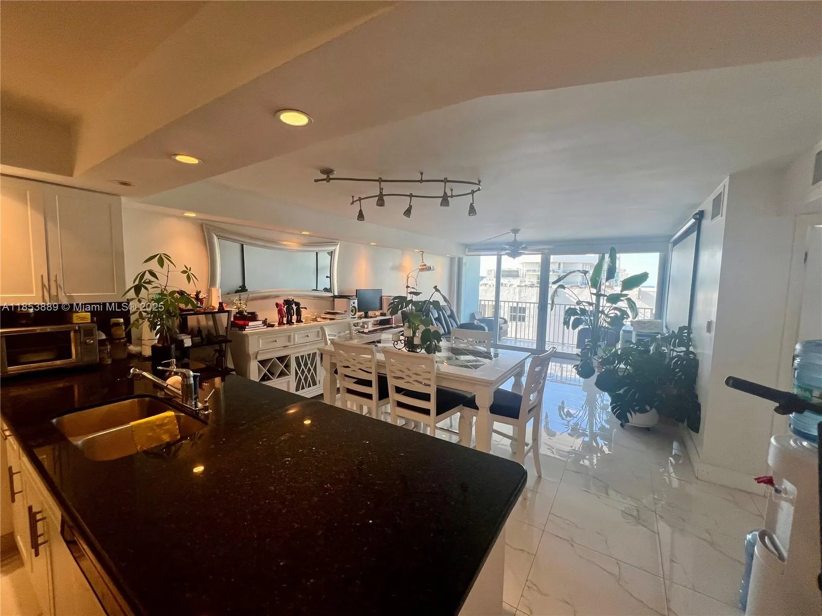 5838 Collins Ave, #14D