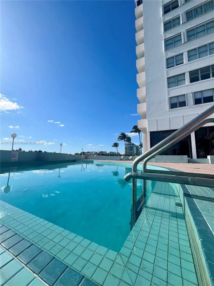 5838 Collins Ave, #14D