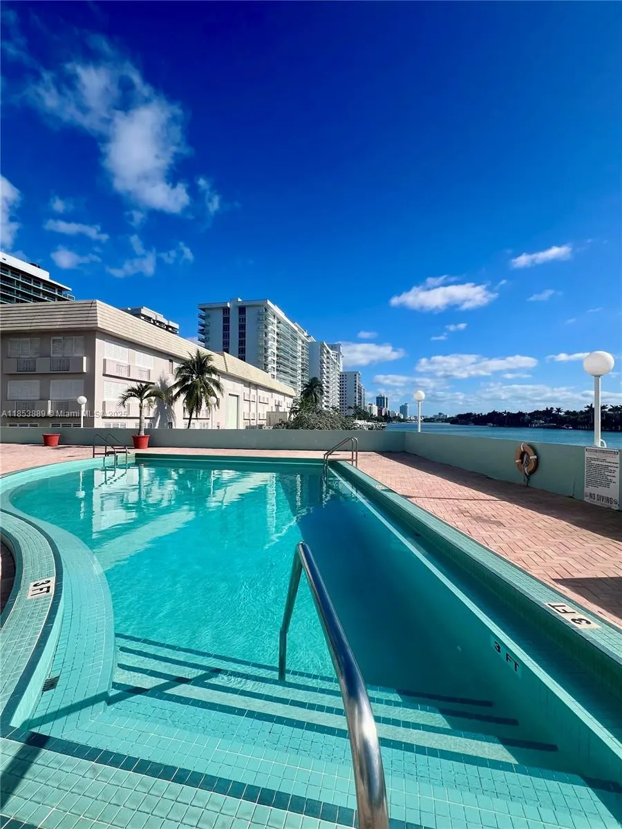 5838 Collins Ave, #14D