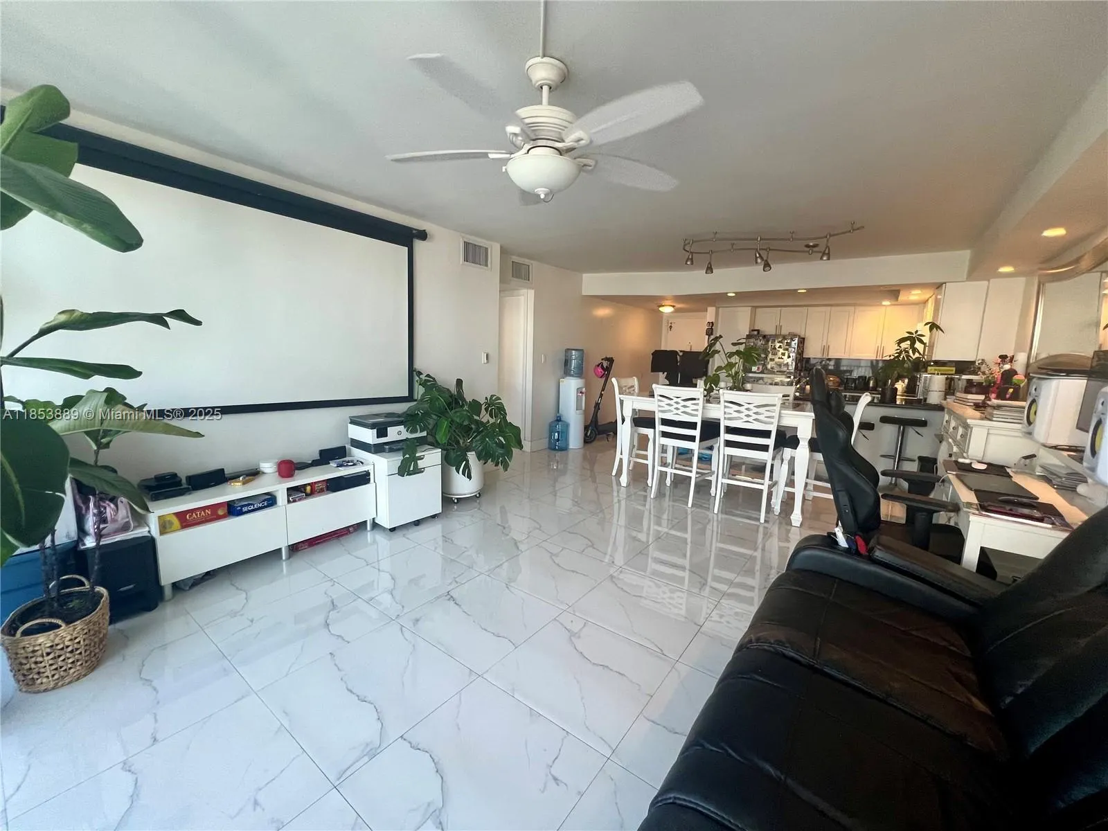5838 Collins Ave, #14D