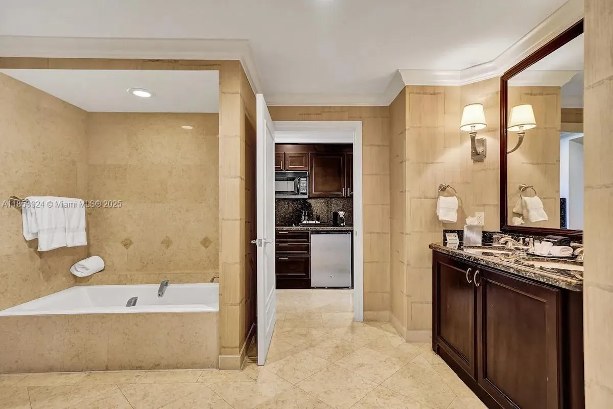 601 N Ft Lauderdale Beach Blvd, #903