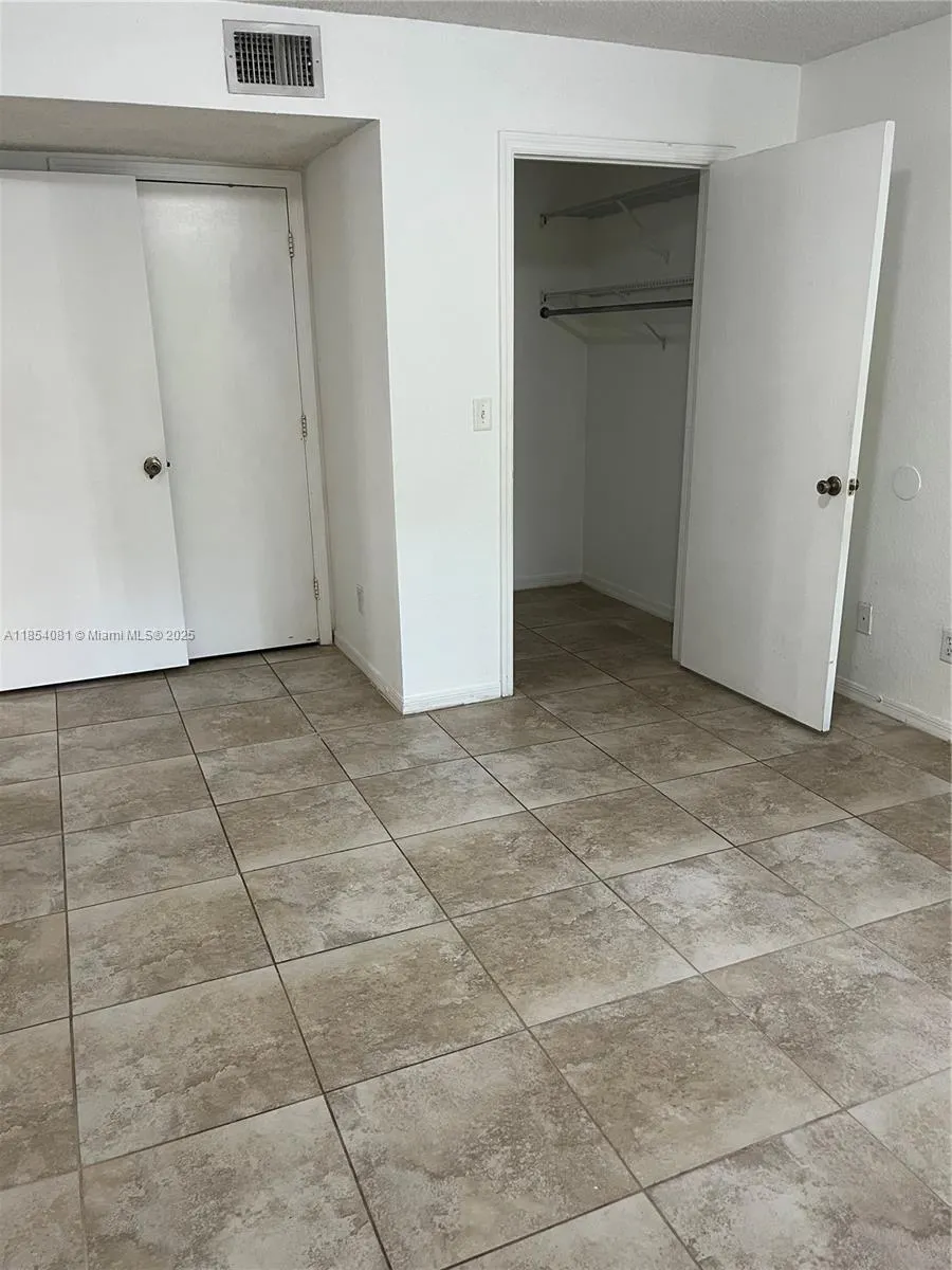 437 Vista Isles Dr, #2211
