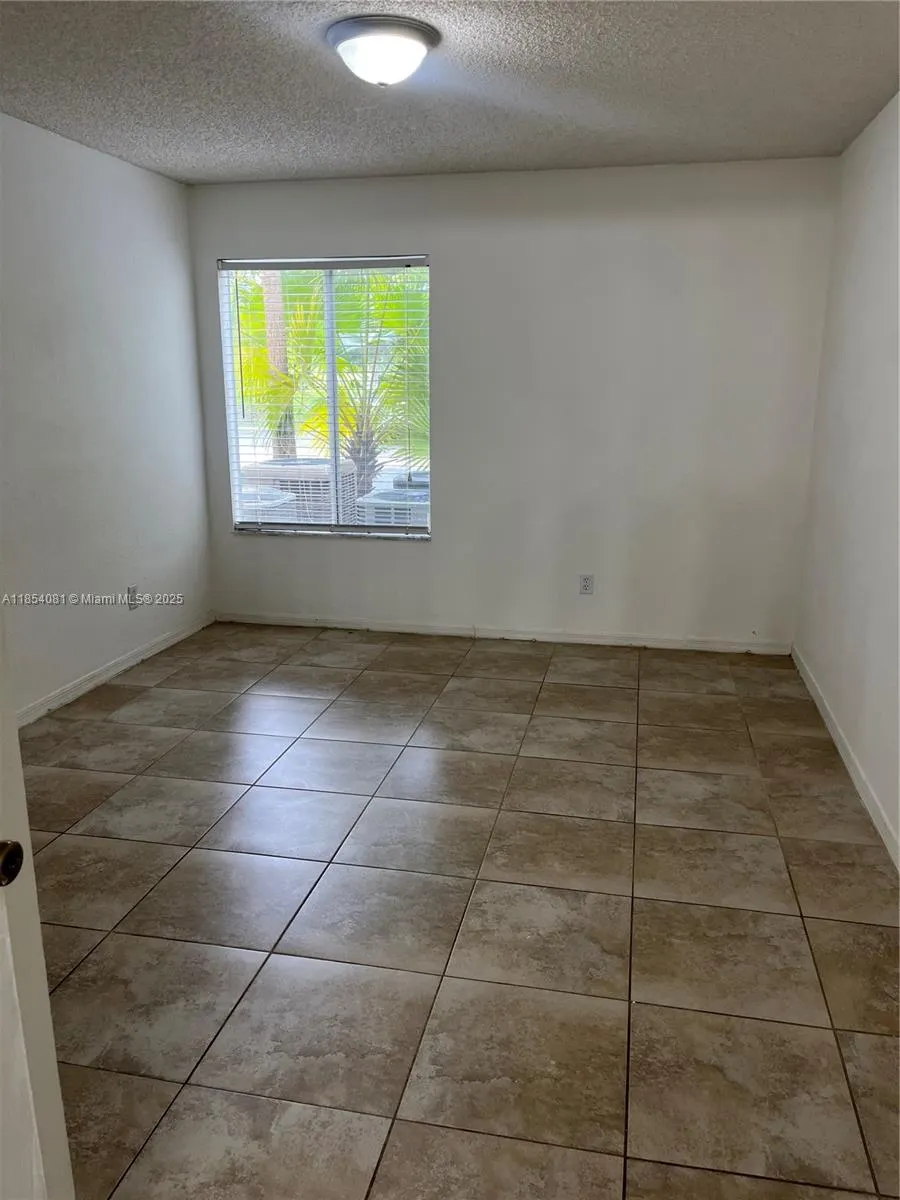 437 Vista Isles Dr, #2211
