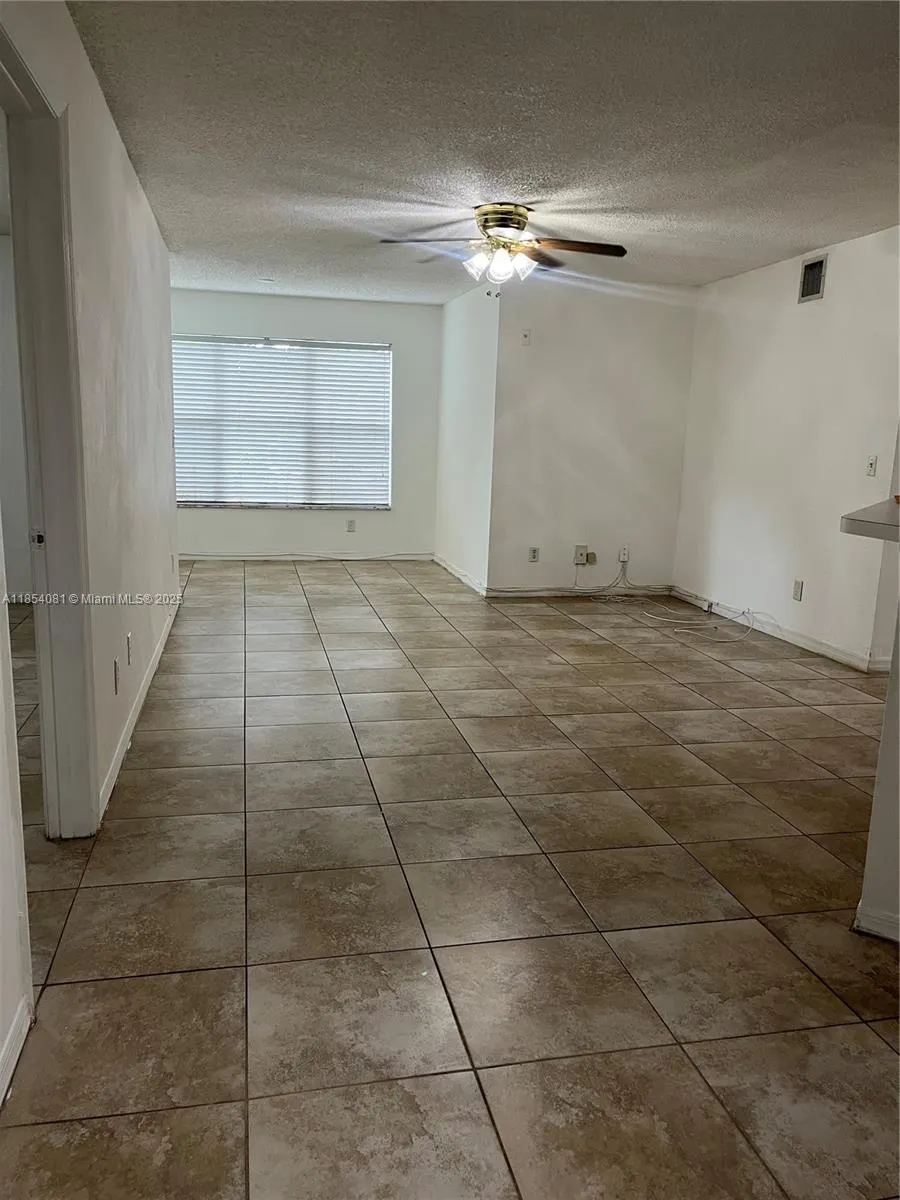 437 Vista Isles Dr, #2211