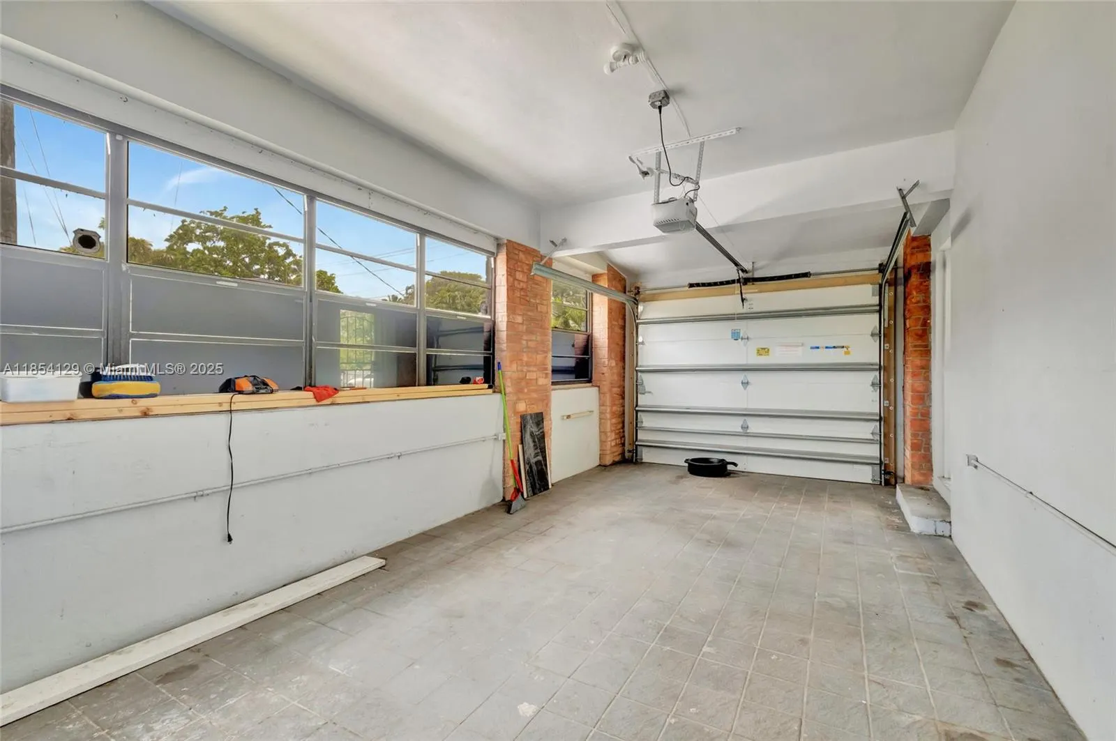 517 S 19th Ave