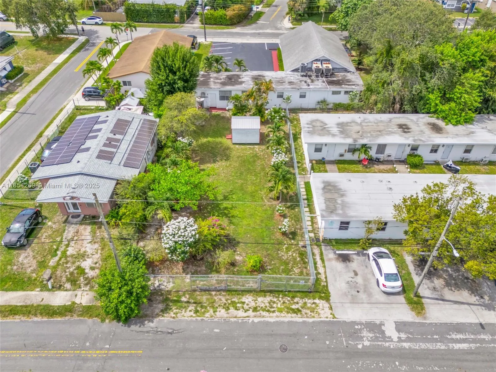 810 NW 3rd St