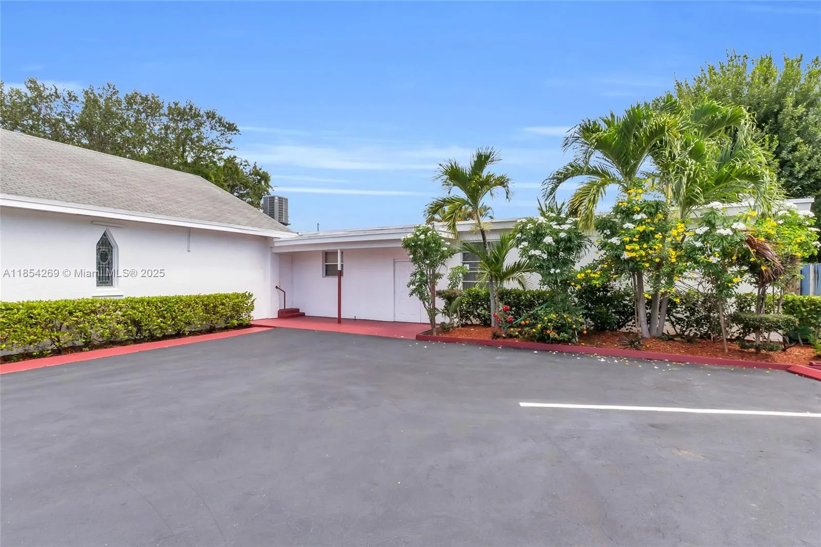 810 NW 3rd St