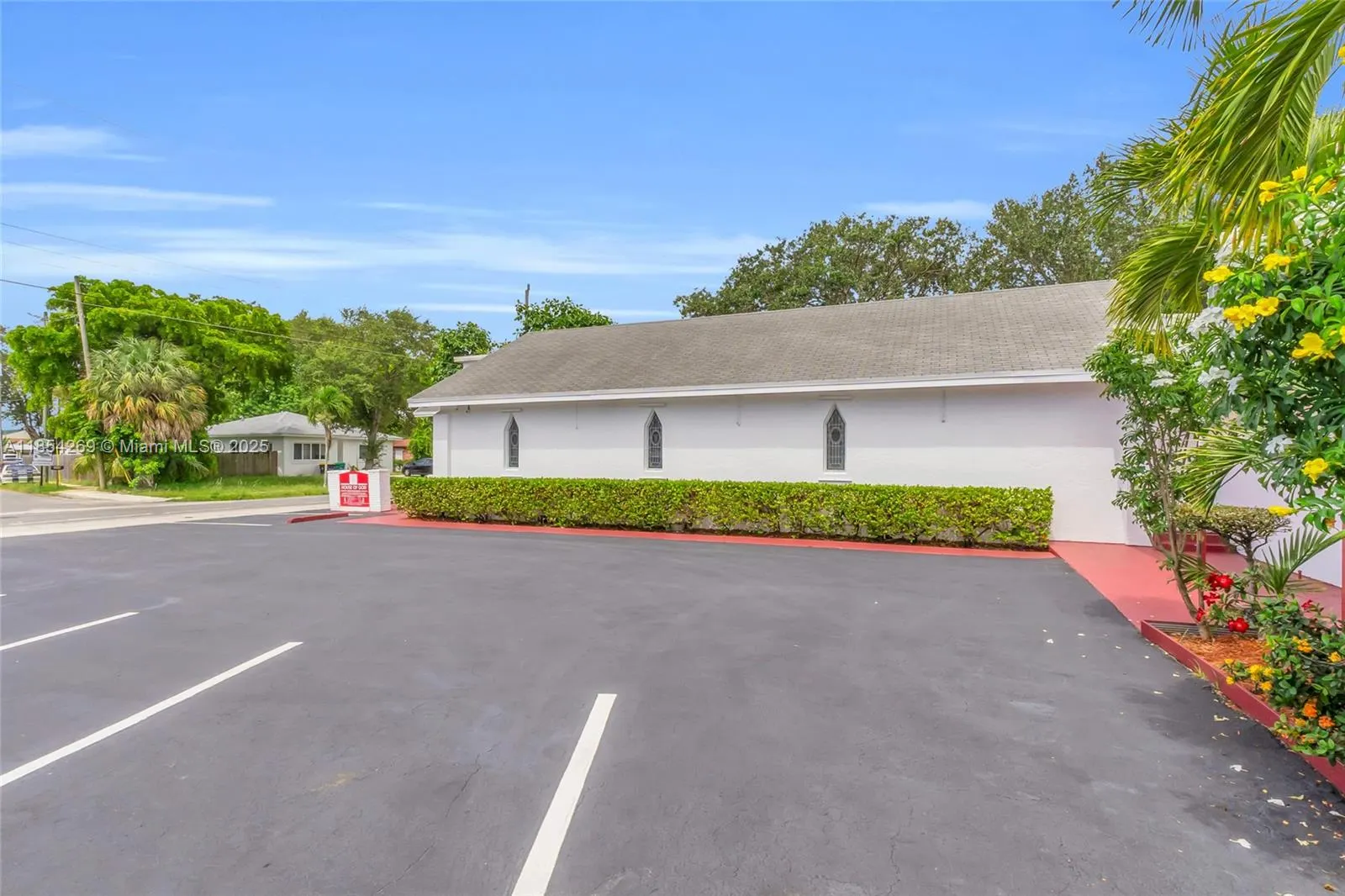 810 NW 3rd St