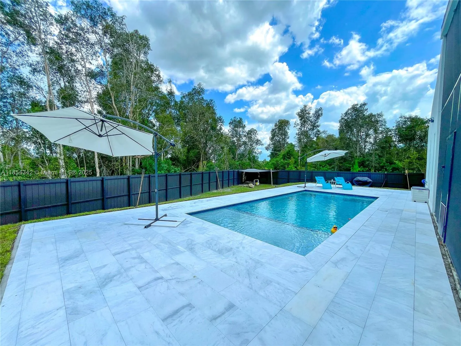 395 Pace Avenue