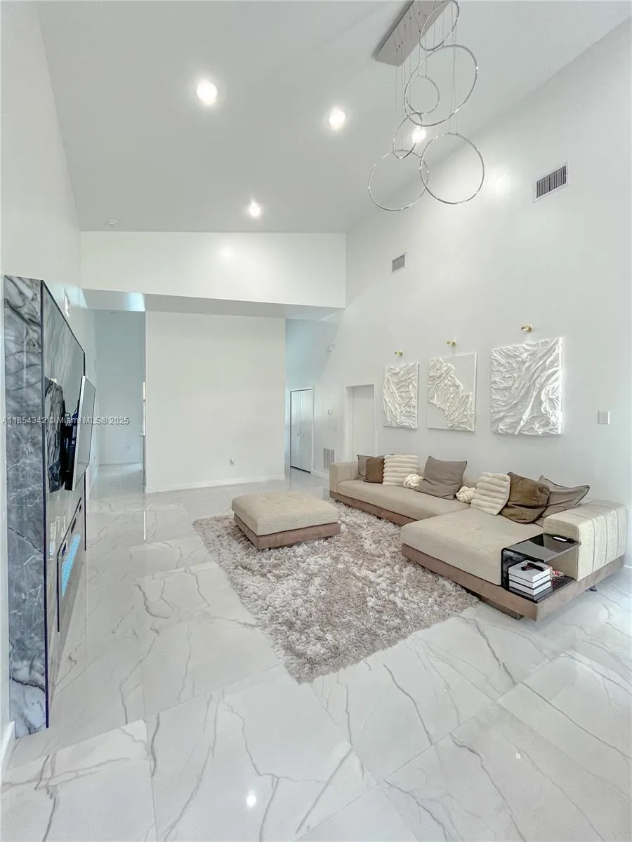 395 Pace Avenue