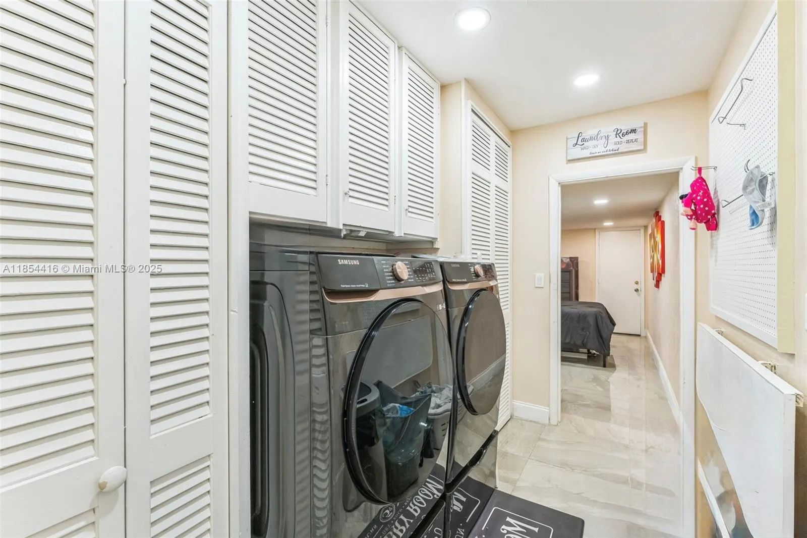 5706 S Travelers Palm Ln