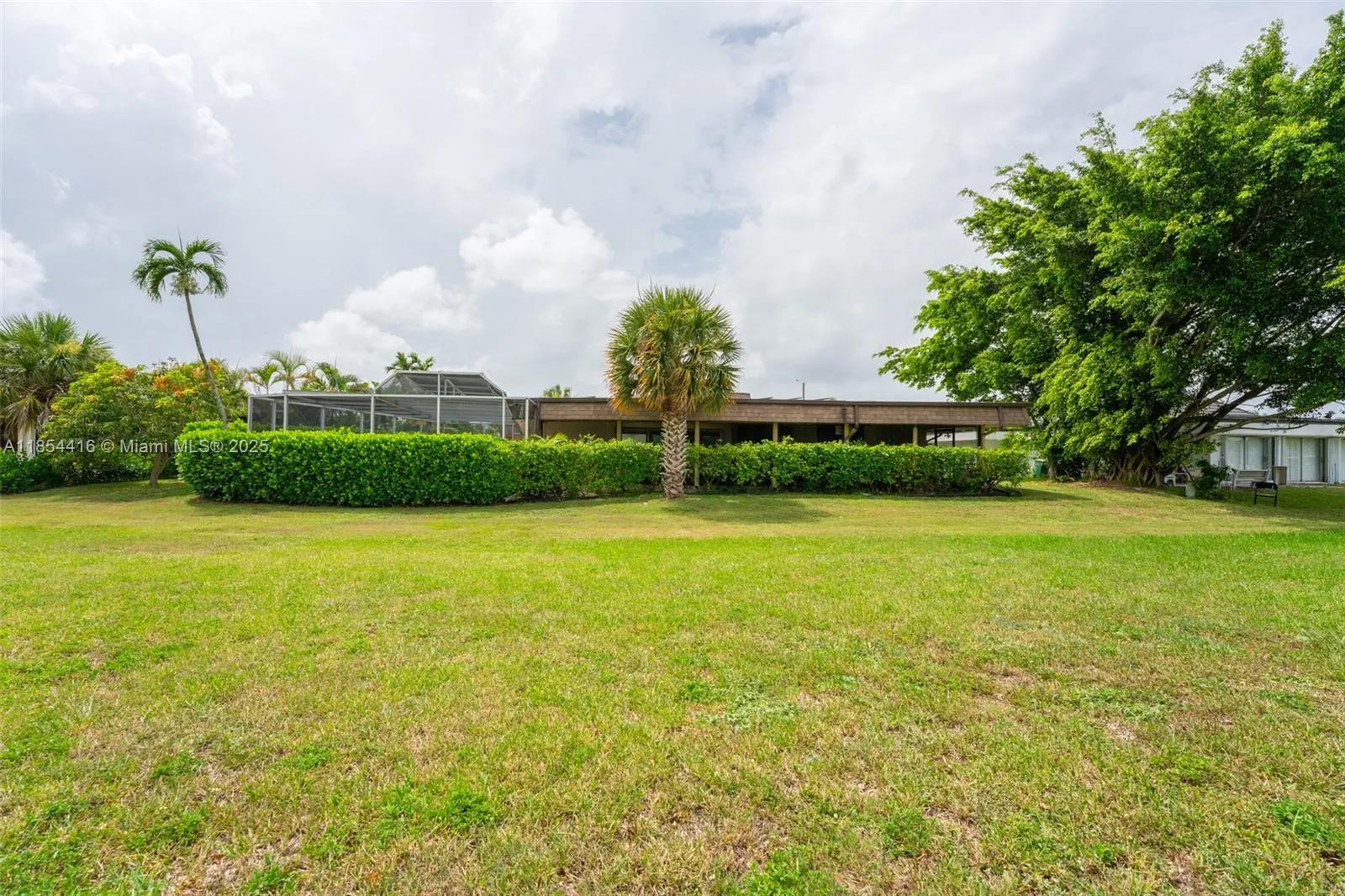5706 S Travelers Palm Ln