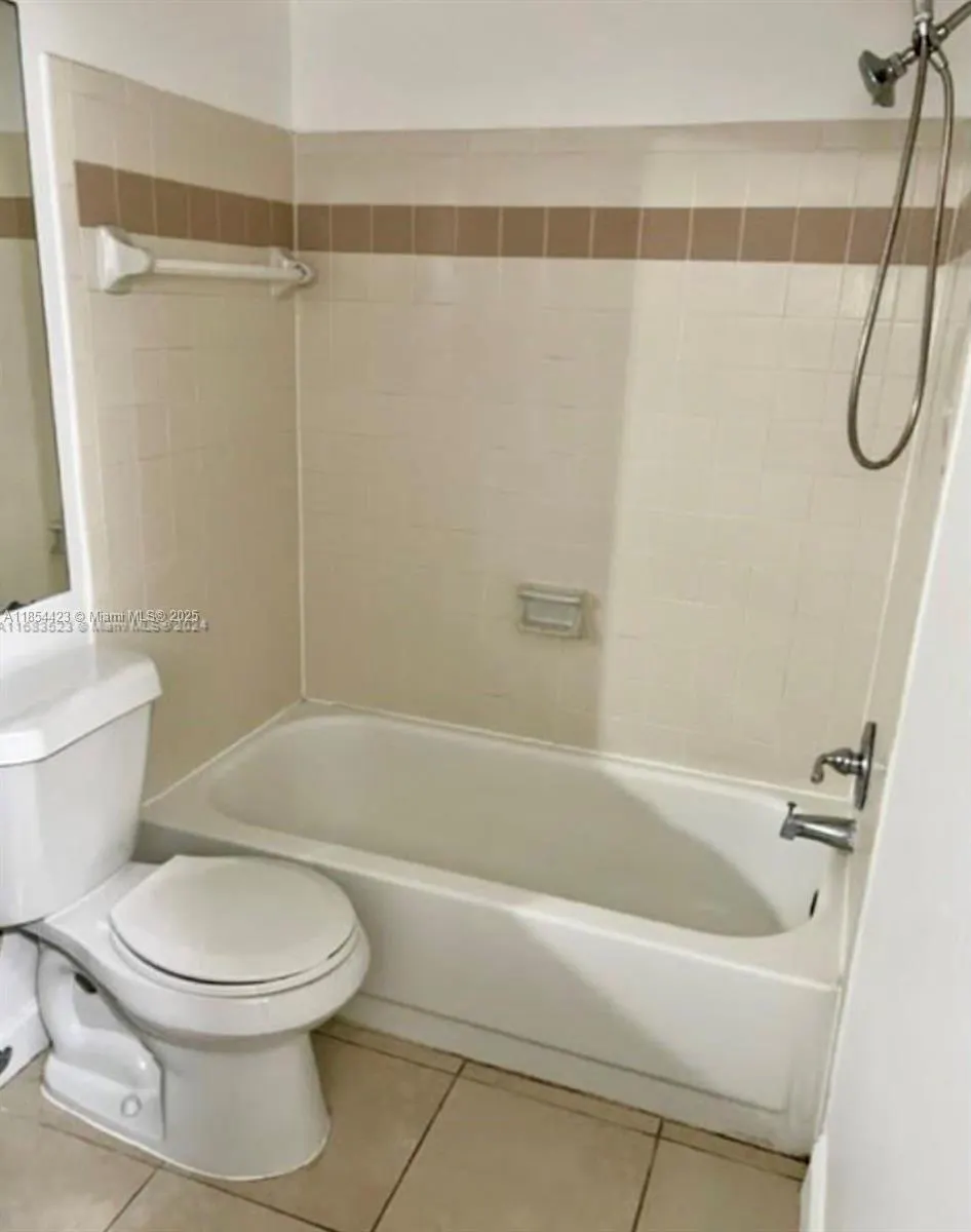 5720 Rock Island Rd, #385