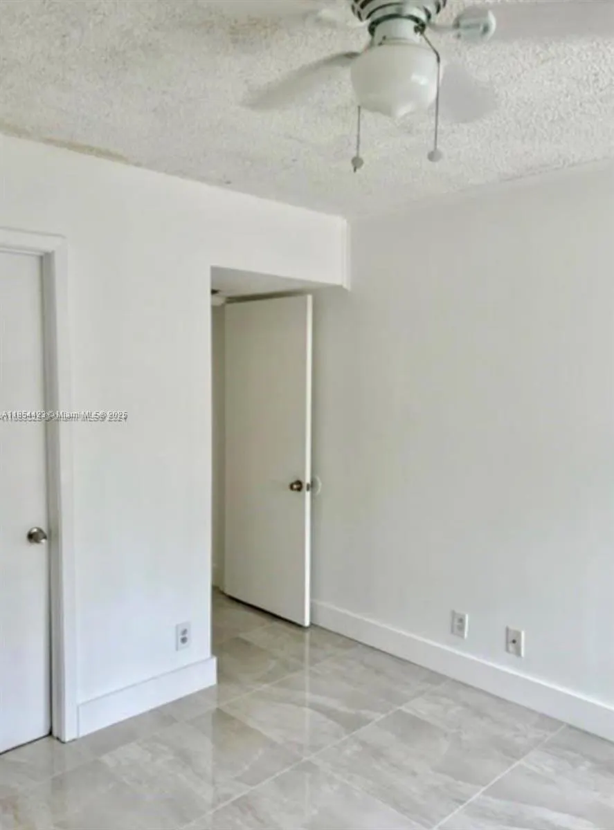 5720 Rock Island Rd, #385