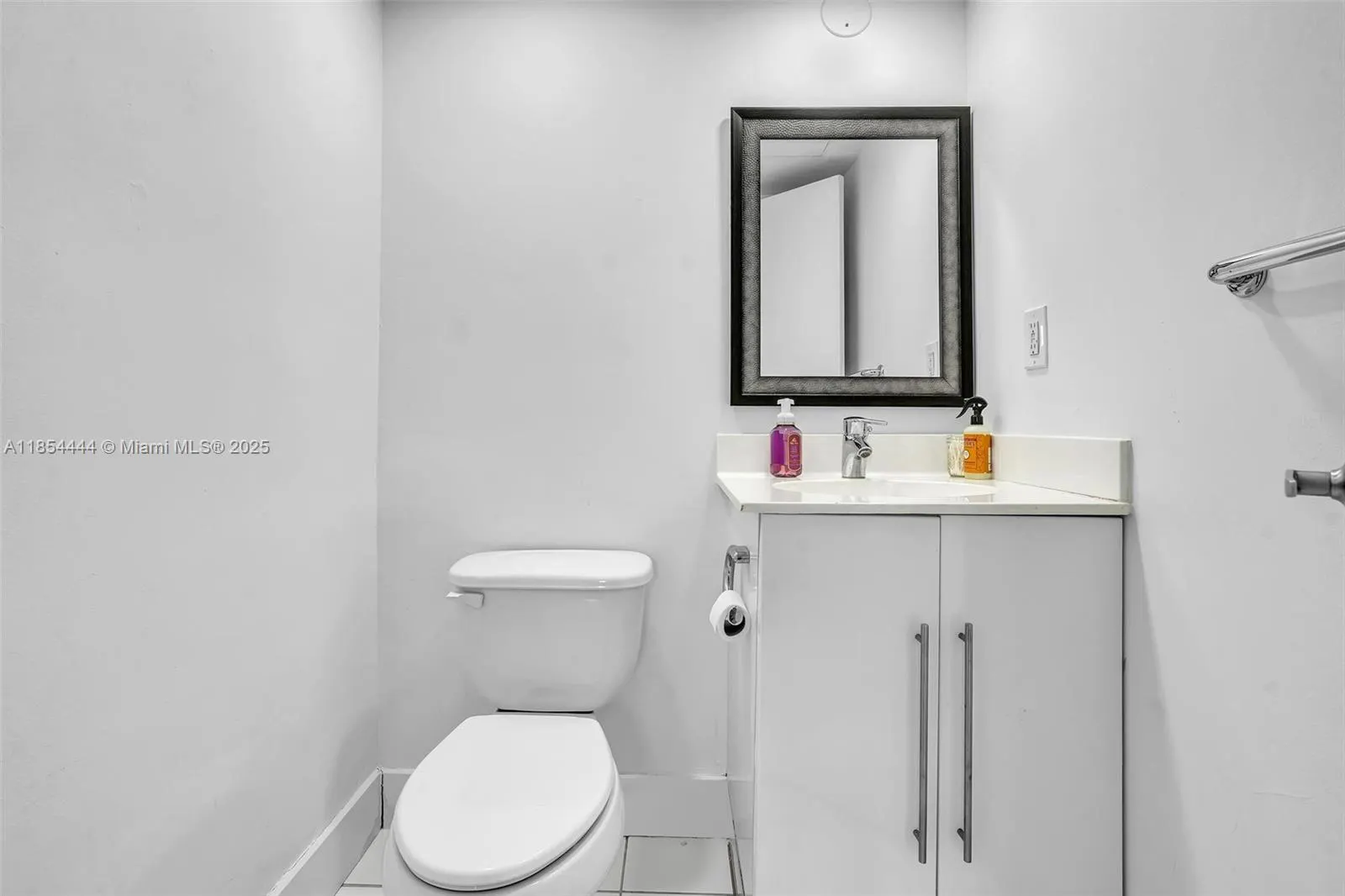 3000 S Ocean Dr, #1210