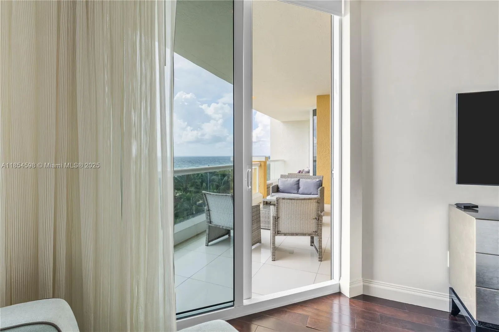 17875 Collins Ave, #705