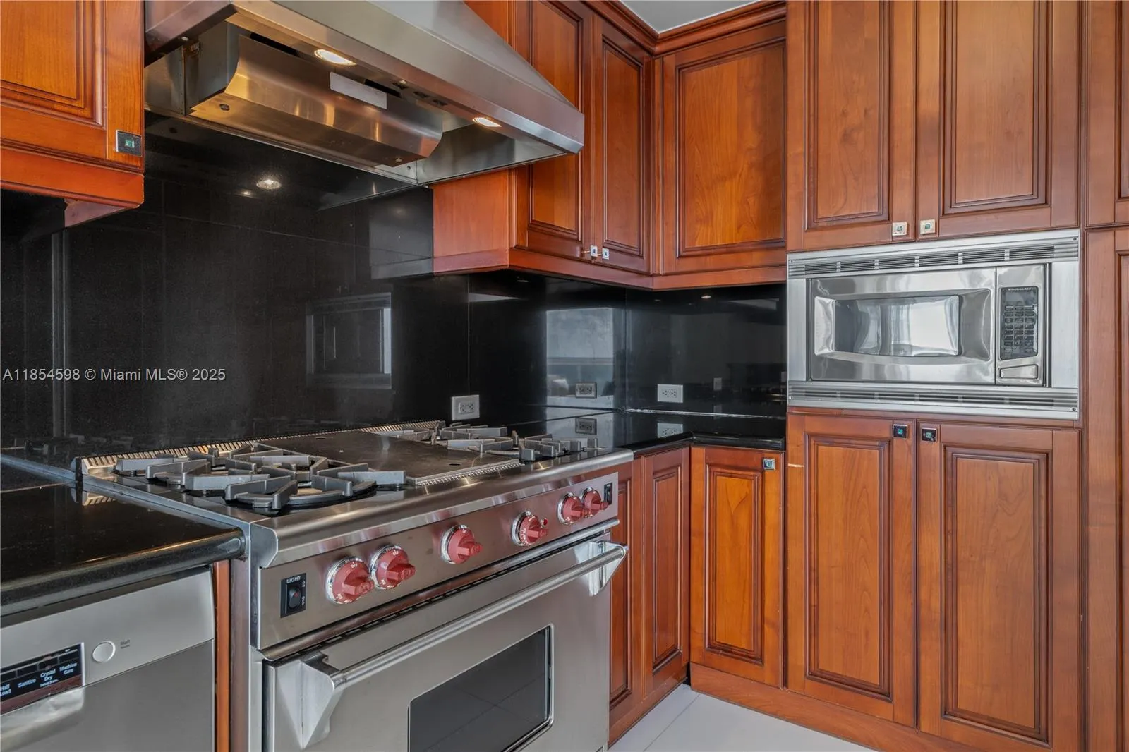 17875 Collins Ave, #705