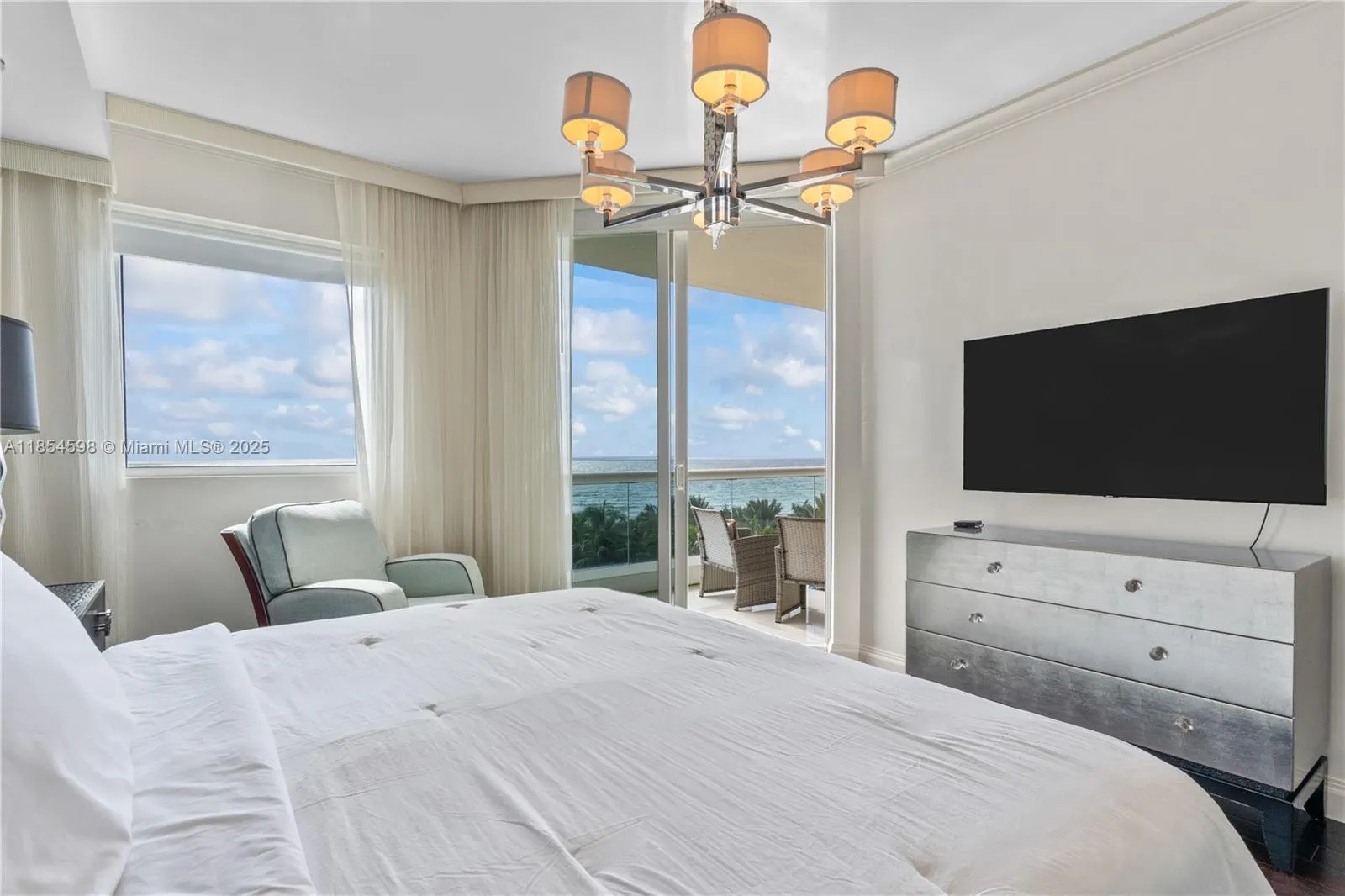 17875 Collins Ave, #705