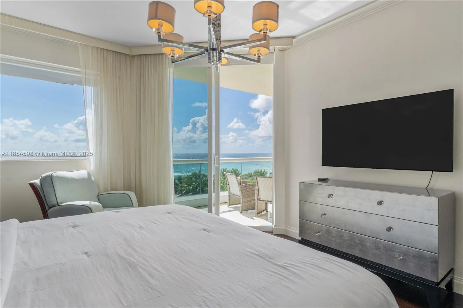 17875 Collins Ave, #705