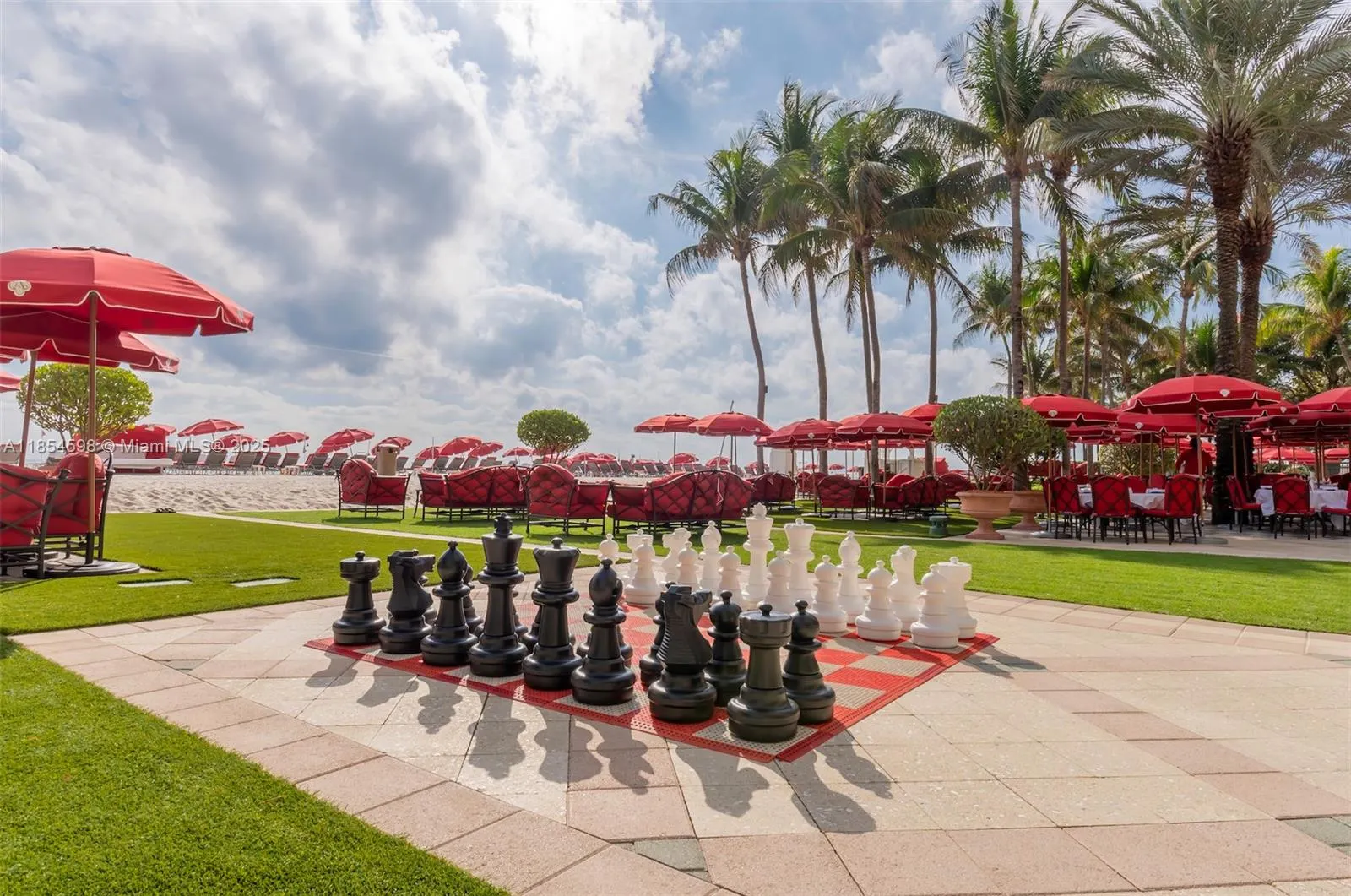 17875 Collins Ave, #705