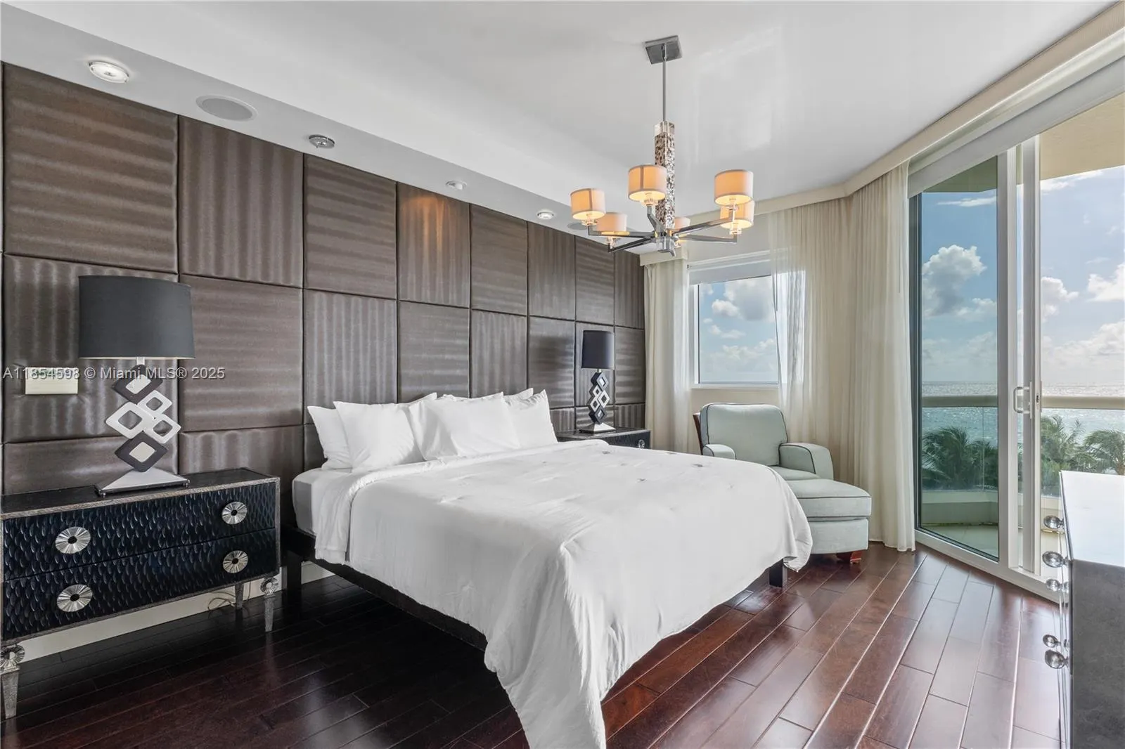 17875 Collins Ave, #705