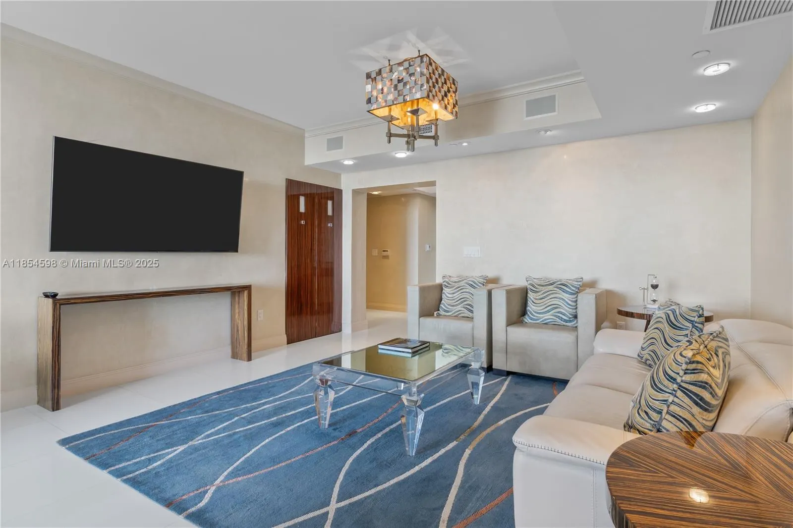 17875 Collins Ave, #705
