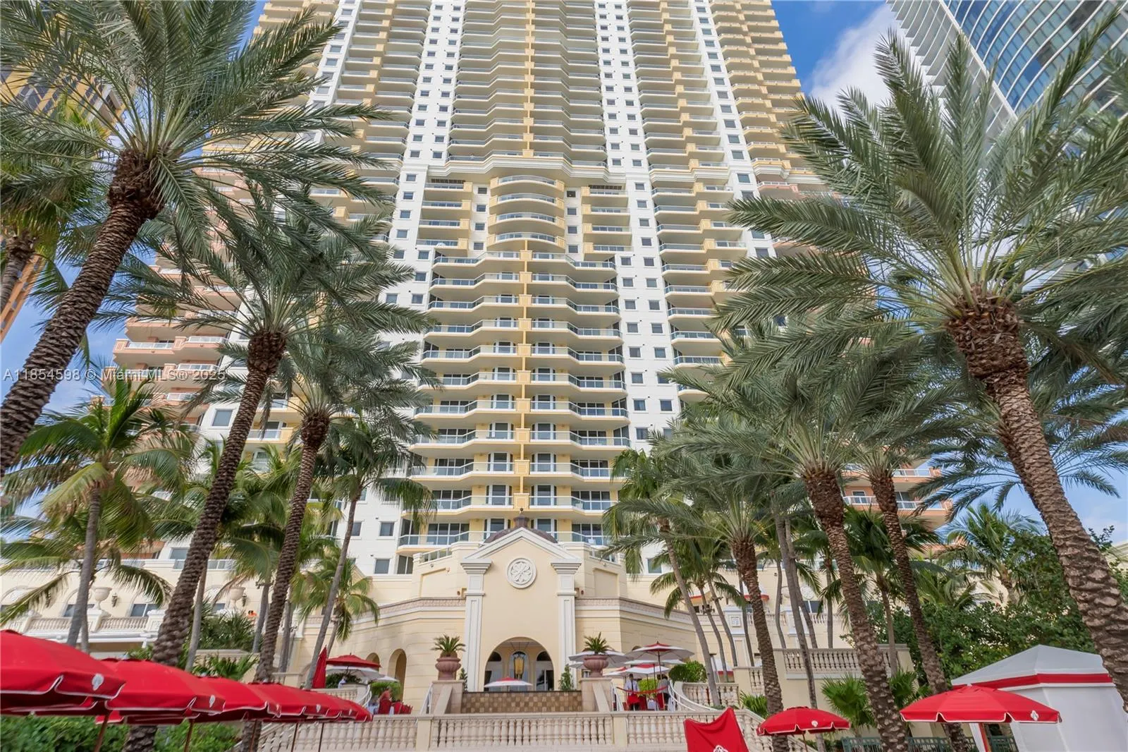 17875 Collins Ave, #705