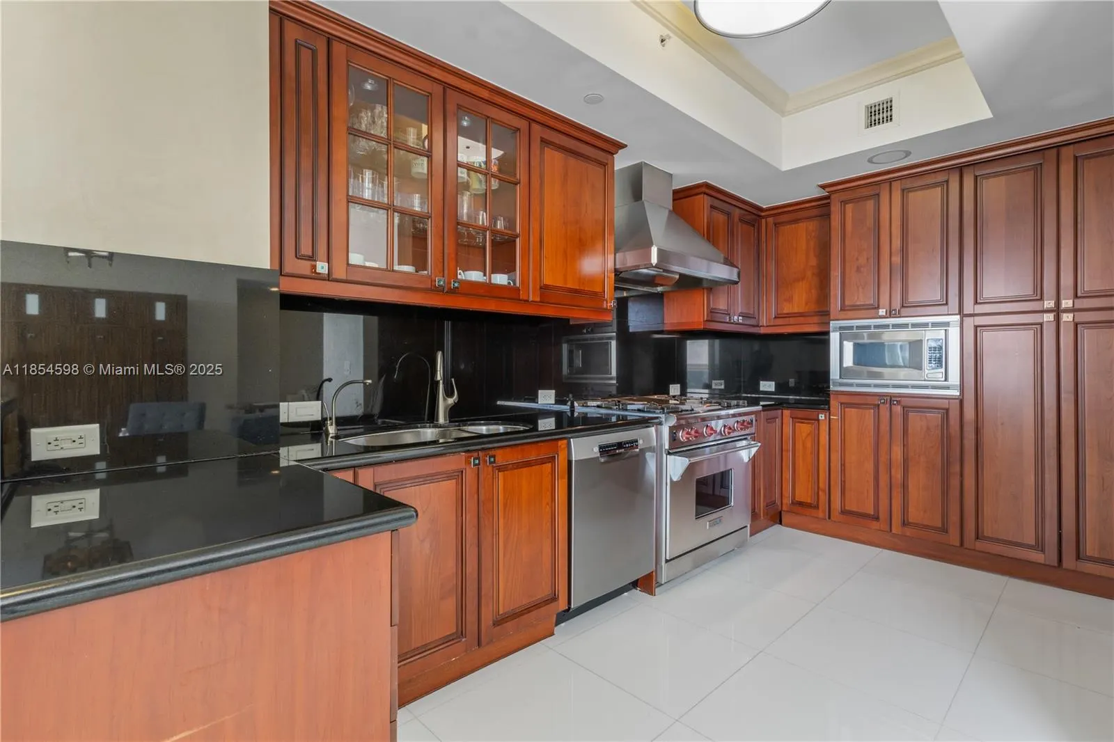 17875 Collins Ave, #705