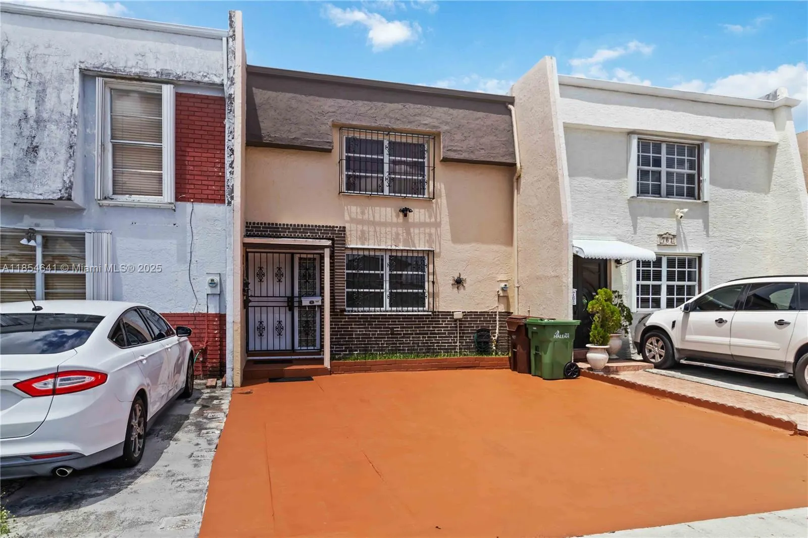 765 W 80th St