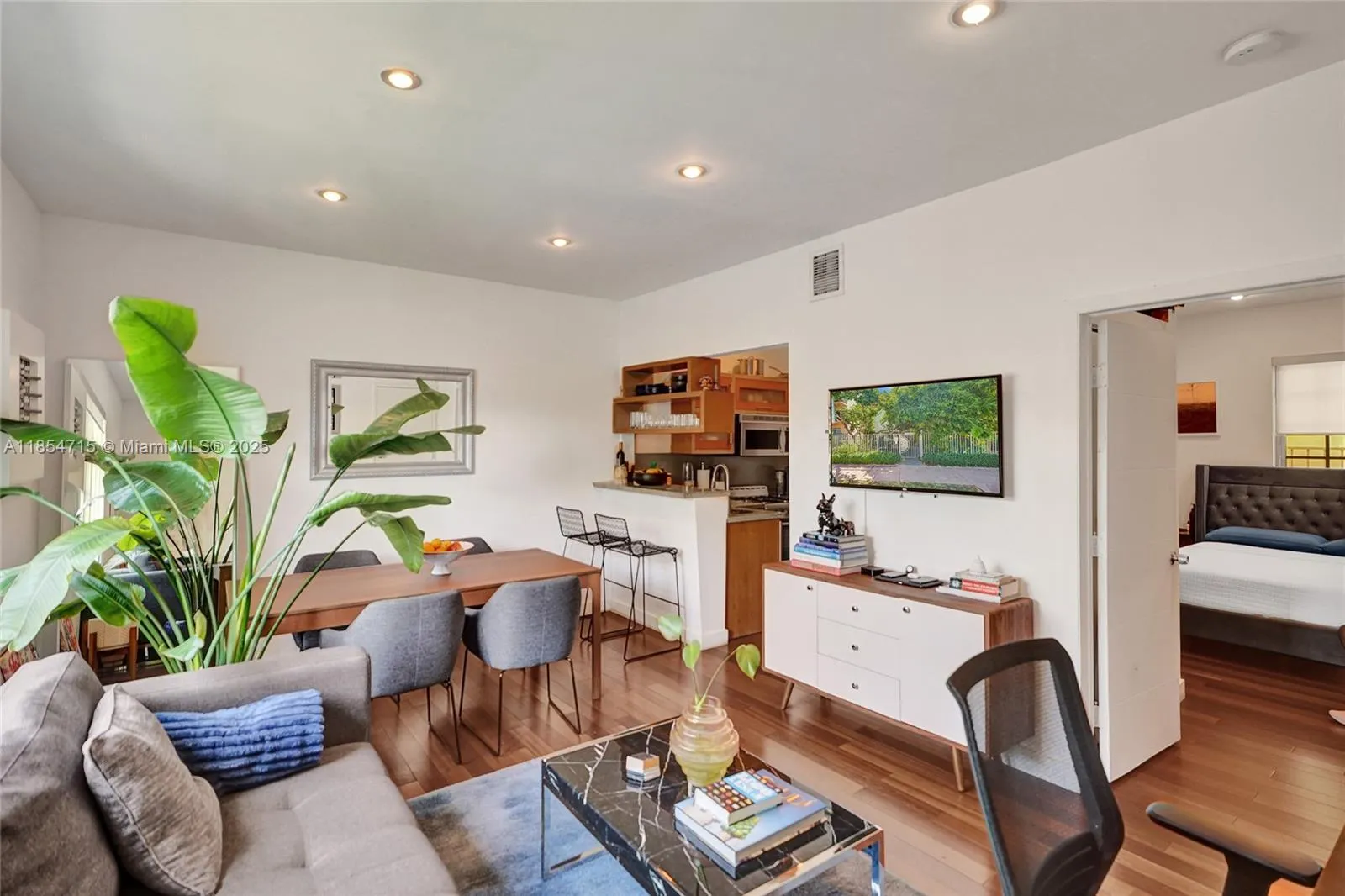 815 Euclid Ave, #8