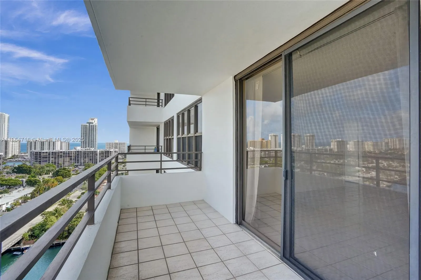 2500 Parkview Dr, #1811