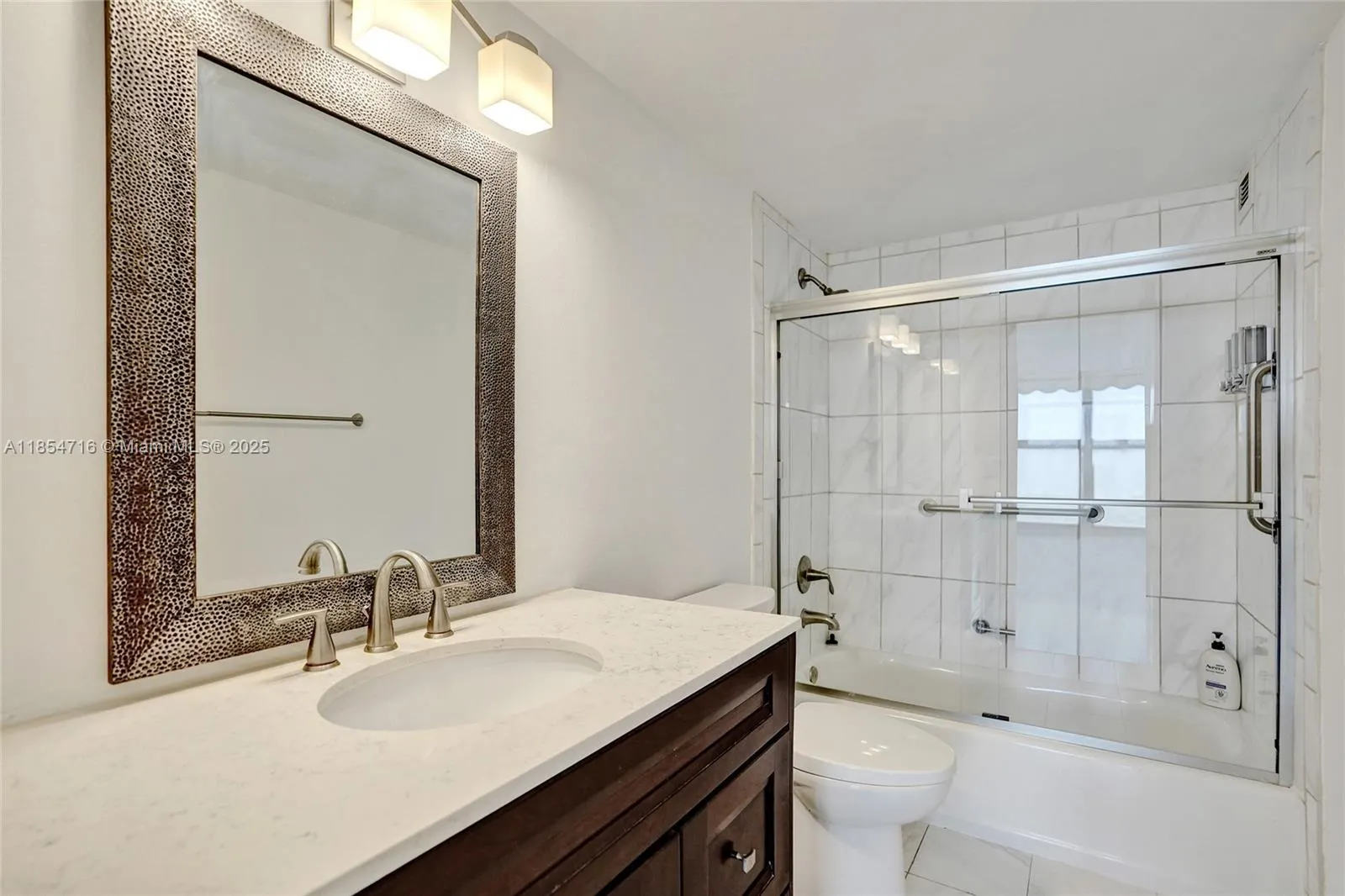 2500 Parkview Dr, #1811