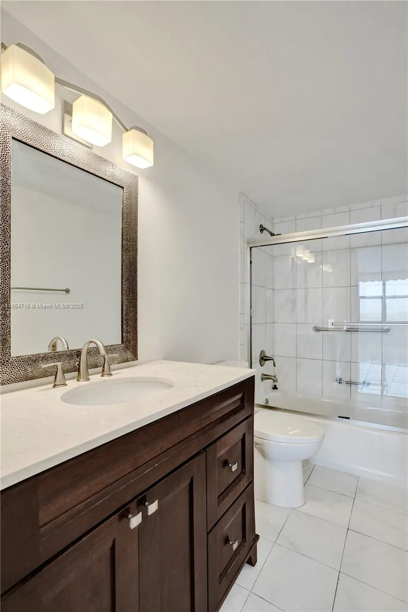 2500 Parkview Dr, #1811