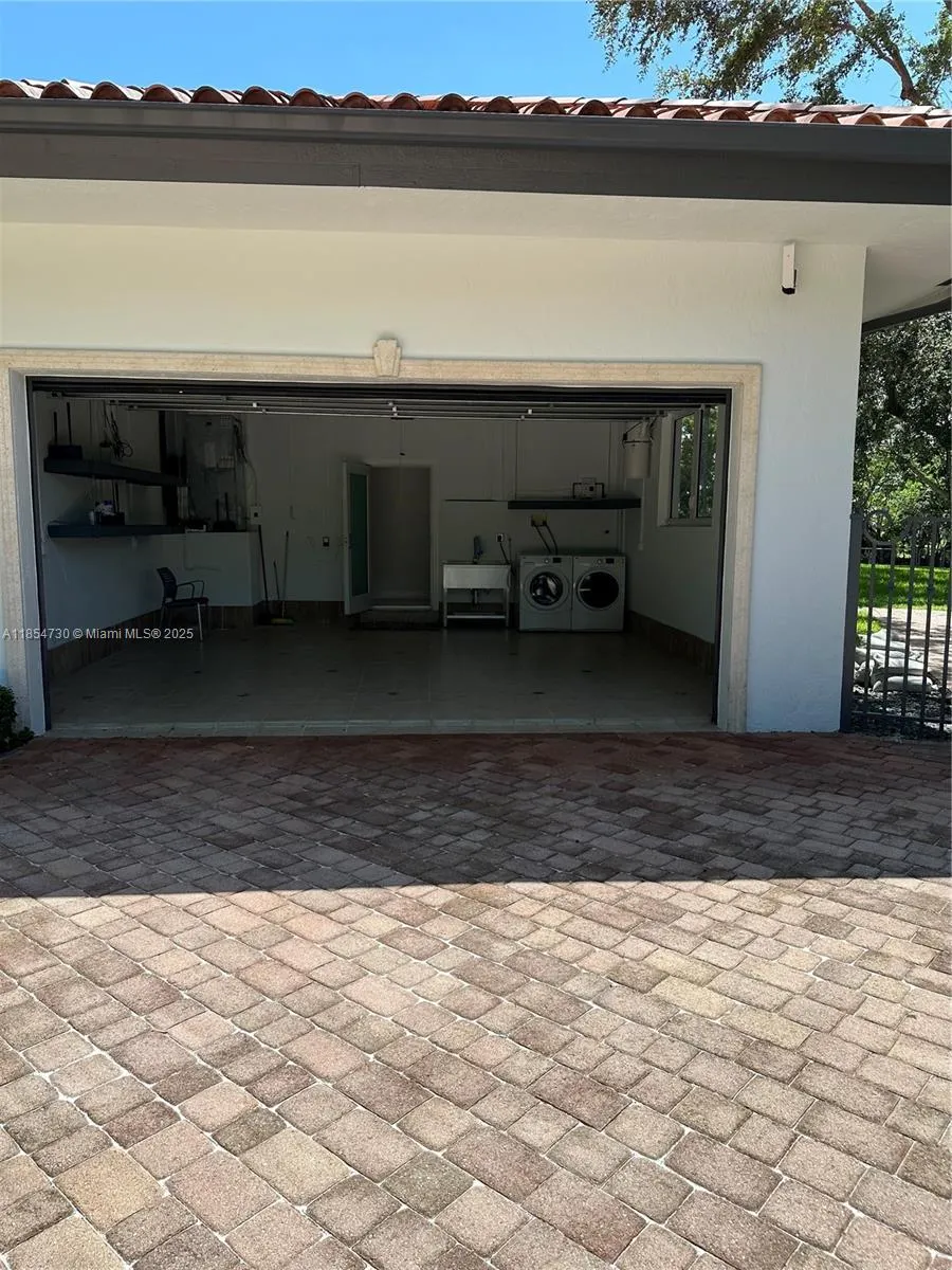 10600 SW 69th Ave