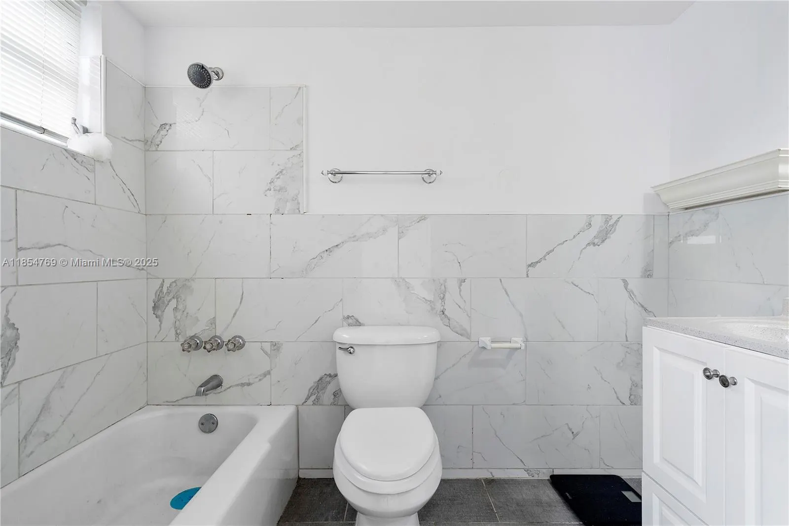 180 NE 12th Ave, #10A
