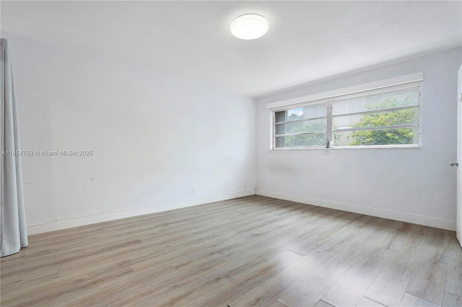 180 NE 12th Ave, #10A